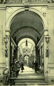 Entrée rue de l’Université, 1891-1910, carte postale (De Graeve photographe). © Liège, Centre d’Archives et de Documentation de la C.R.M.S.F., fonds de la Ville de Liège, inv. : I, 483.